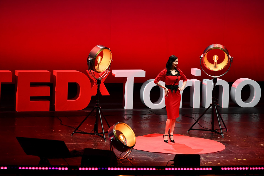 Micaela Martinis sul palco di TEDx Torino